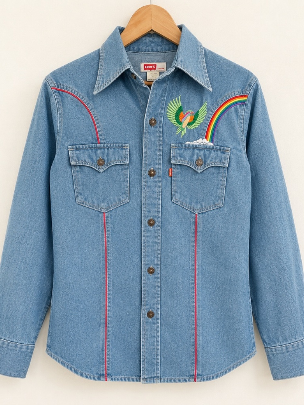 Levi’s Vintage 70s‎ Denim Western Shirt Embroidered Bird Rainbow size Medium